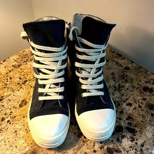 Used Rick Owens in great condition and very comfortable